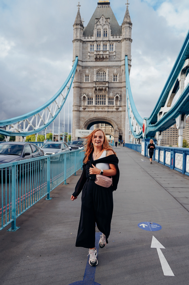 Portrait photoshoot at tower bridge in London